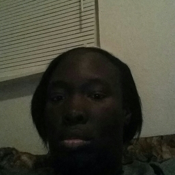 Profile Picture of Sandra Cooley (@lynncooley) on Poshmark