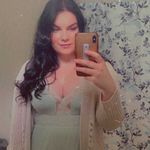 Profile Picture of McKenzie Currier 🌼 (@mckenzie_louise_currier) on Instagram