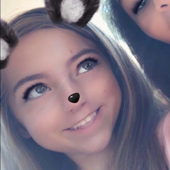 Profile Picture of Selena Keafer (@selenakeafer) on Poshmark