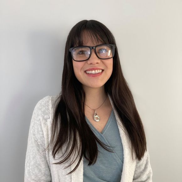 Profile Picture of Briana Maceda (@brianamaceda) on Poshmark