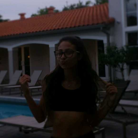 Profile Picture of Paloma Jaurena (@paliii) on Poshmark