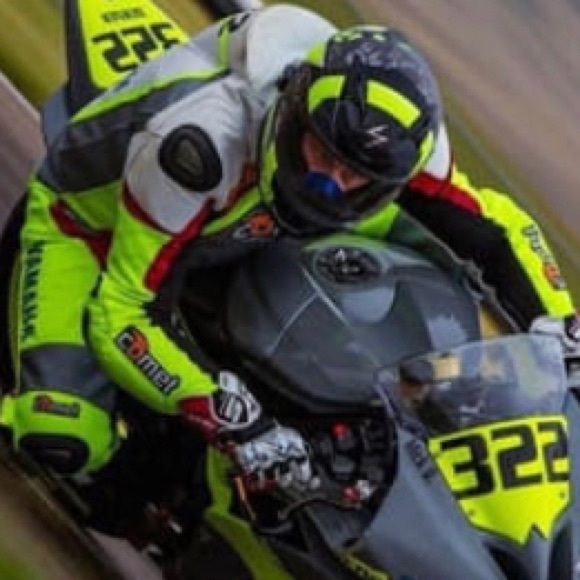 Profile Picture of Devoe Watson (@golddvo) on Poshmark