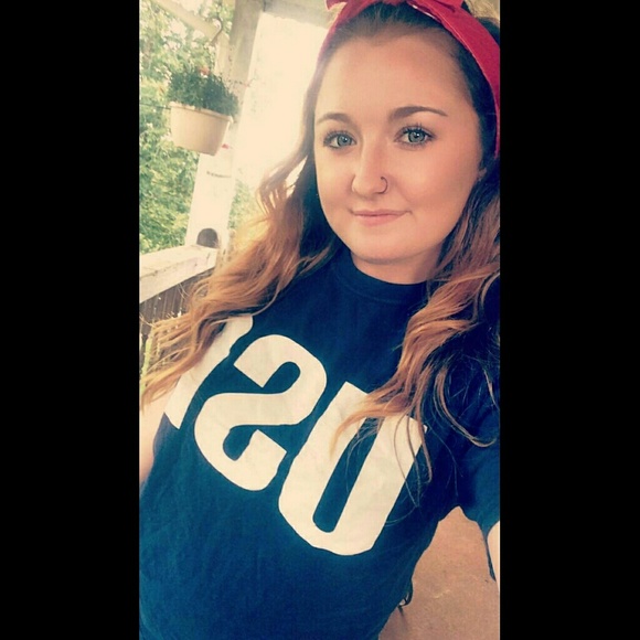 Profile Picture of Kailey Jones (@jones_01) on Poshmark