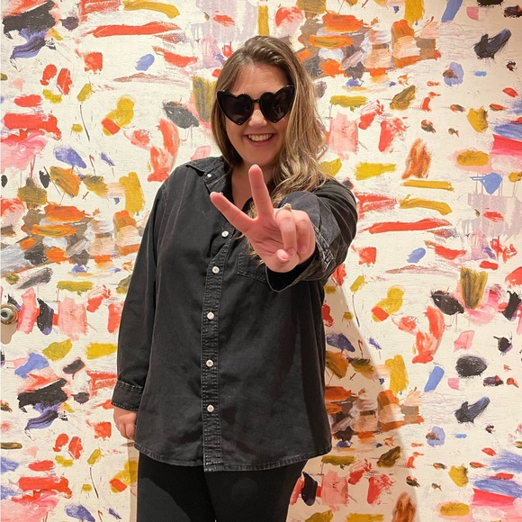 Profile Picture of Bethany Ferrantino (@b_ferrantino) on Poshmark