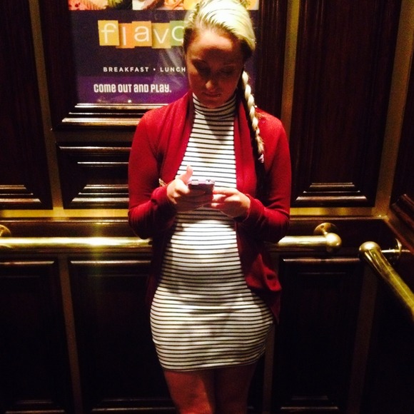Profile Picture of Amanda Grafton (@mandaleeg22) on Poshmark