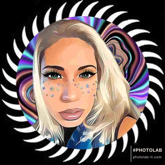 Profile Picture of Krystal Schlichting (@justnotnormal88) on Poshmark