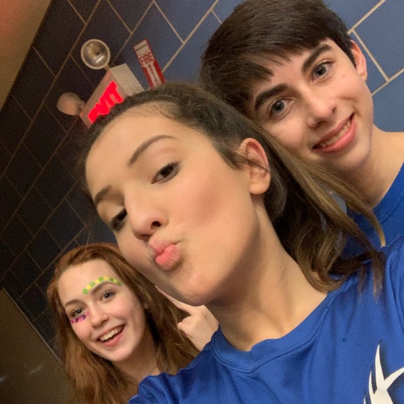 Sophia Talbott - Poshmark Profile Picture of Sophia Talbott (@sophia_talbott) on Poshmark