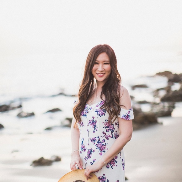 Profile Picture of Grace Kim hwang (@gracieeful) on Poshmark