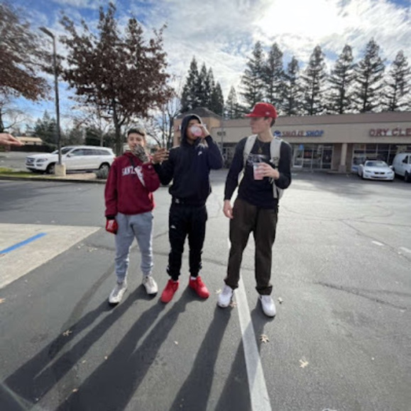 Profile Picture of Noah Hazlewood (@noahhazlewood07) on Poshmark