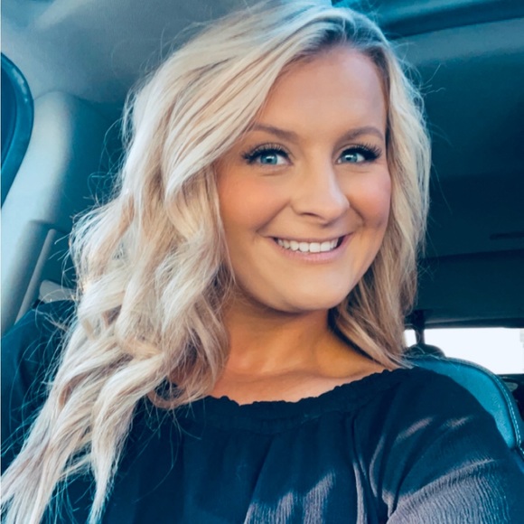 Profile Picture of Chasity Goodwin (@chass_xoxo) on Poshmark