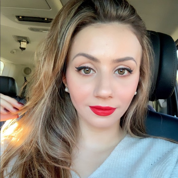 Profile Picture of Mergime Grajqevci (@mergimeg) on Poshmark