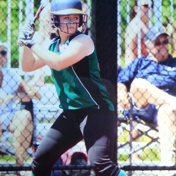 Profile Picture of Carly Ross (@ross54) on Poshmark