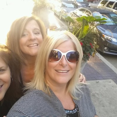 Profile Picture of Julie Hutkay (@onejule27) on Twitter