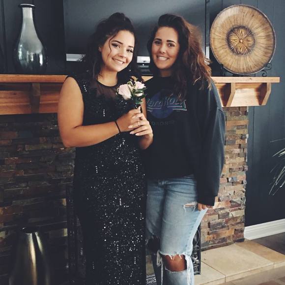 Profile Picture of Allison Fabry (@allisonfabry) on Poshmark