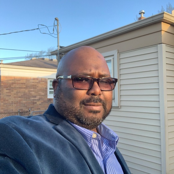 Profile Picture of Daryl Hollis (@dlhollis5370) on Poshmark