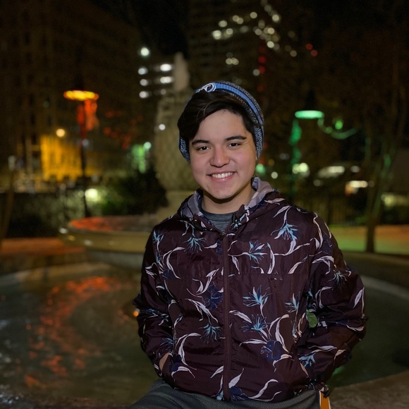 Benjamin Vela - Poshmark Profile Picture of Benjamin Vela (@benjaminvela) on Poshmark