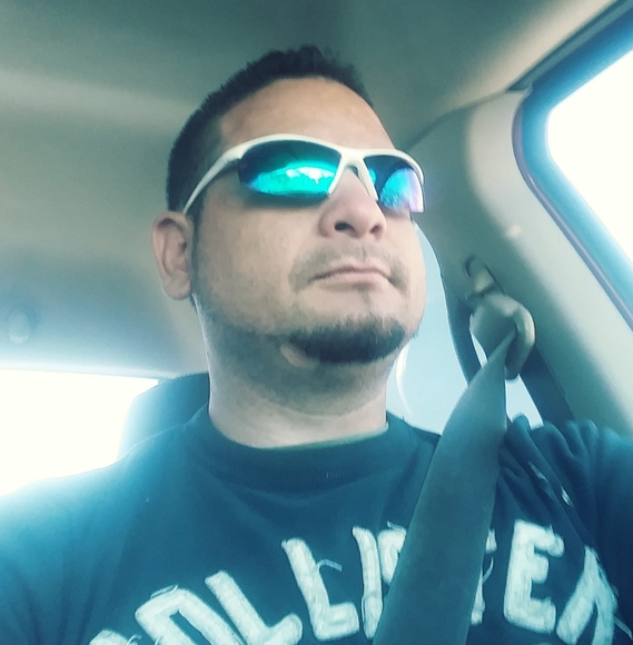 Profile Picture of Carlos Estrada (@ivan0330lopaez) on Poshmark