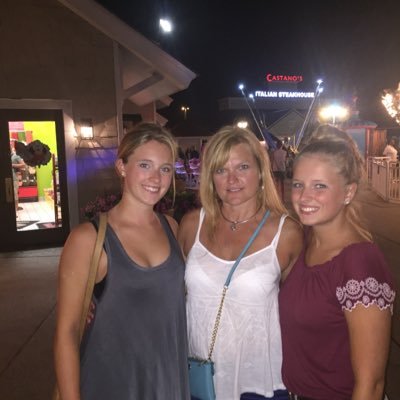 Profile Picture of LisaR86 (@LisaRepasky) on Twitter