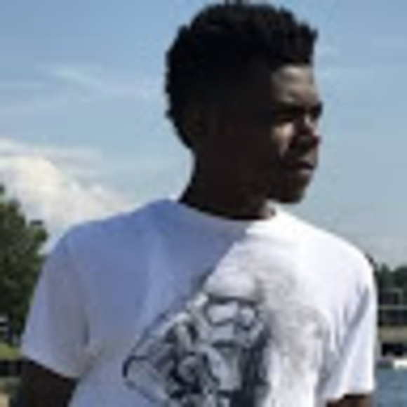 Profile Picture of Daymon Williams (@daymonator) on Poshmark