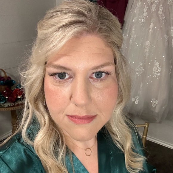 Torie Hayes - Poshmark Profile Picture of Torie Hayes (@toriehayes380) on Poshmark