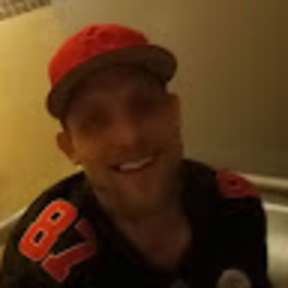Profile Picture of John Stillwell (@js8322296) on Poshmark
