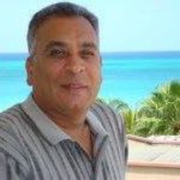 Sedky Fakhry - Poshmark Profile Picture of Sedky Fakhry (@snfakhry) on Poshmark