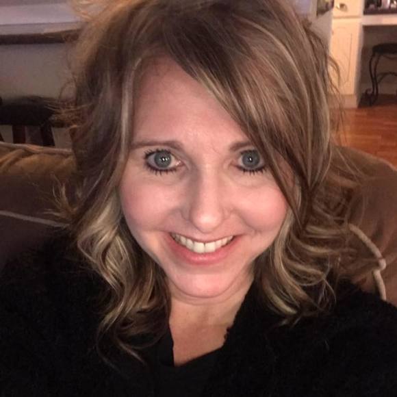 Profile Picture of Selee dickens Duncan (@rseleeduncan) on Poshmark