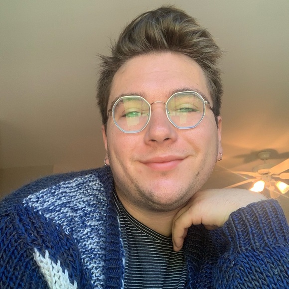 Profile Picture of Andrew Beal (@andrewbeal) on Poshmark