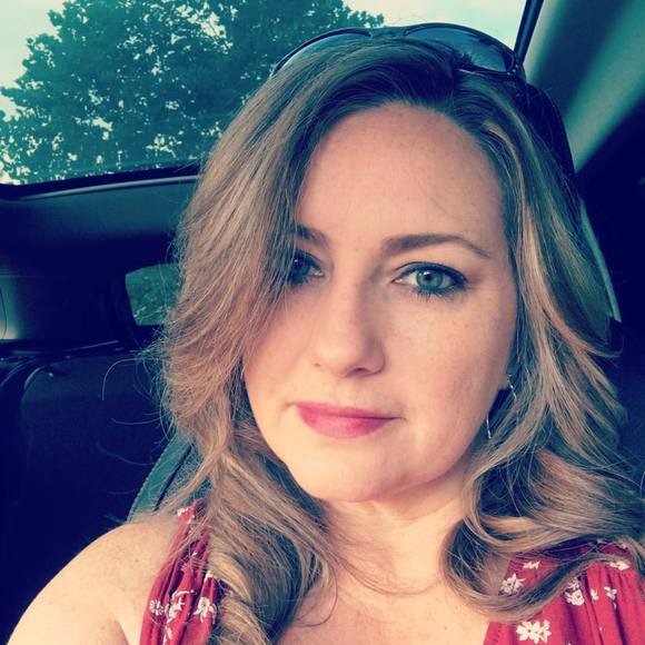 Profile Picture of Chardon Hisle (@chardonl) on Poshmark
