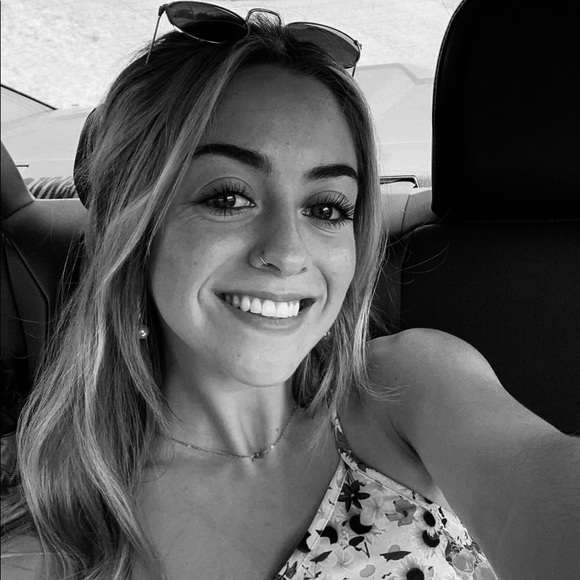 Profile Picture of Sydney Spezzano (@sydneyspezzano) on Poshmark