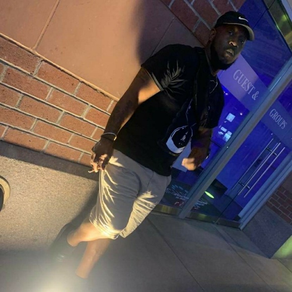 Profile Picture of Bryan Bonner (@bbonner98) on Poshmark