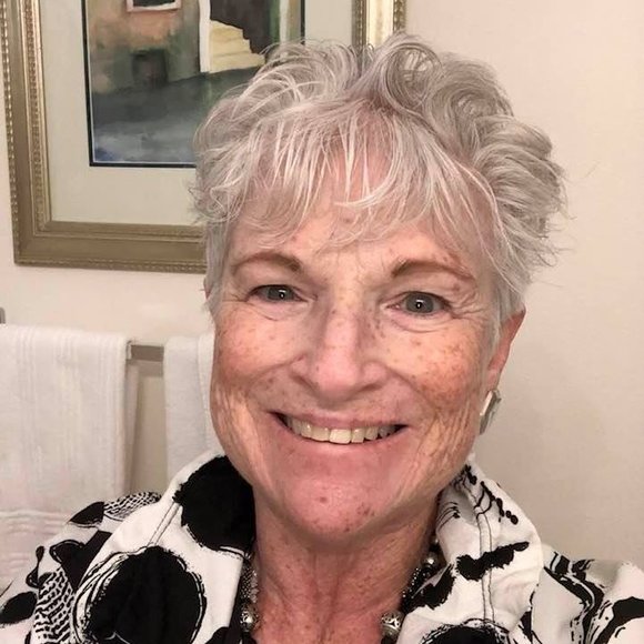 Profile Picture of Vivian Posen (@viposen) on Poshmark