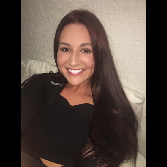 Profile Picture of Nikki Dobrić (@ndobric) on Poshmark