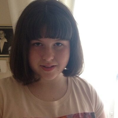 Profile Picture of Danielle Garvin (@yellywelly123) on Twitter