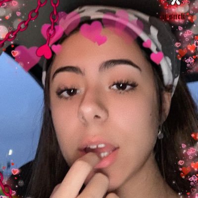 Profile Picture of Elizabeth Velasquez (@lizvelg) on Twitter