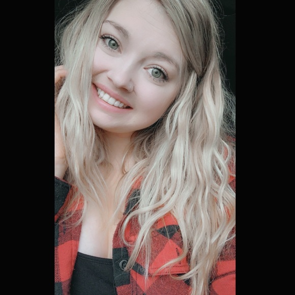 Profile Picture of Mckenzie Mitchell-becker (@mckenziemb14) on Poshmark