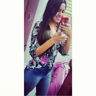 Profile Picture of Lisa Monteiro  ✌ (@lisinhaMonteiro) on Twitter