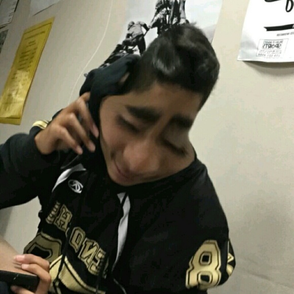 Profile Picture of Cameron Carabello (@cameroncarabell) on Poshmark