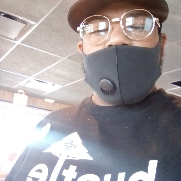 Profile Picture of Clayton Allen (@clayton2500) on Poshmark