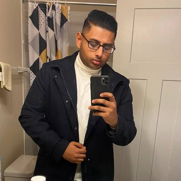 Profile Picture of Jay Shah (@shahjay12399) on Poshmark