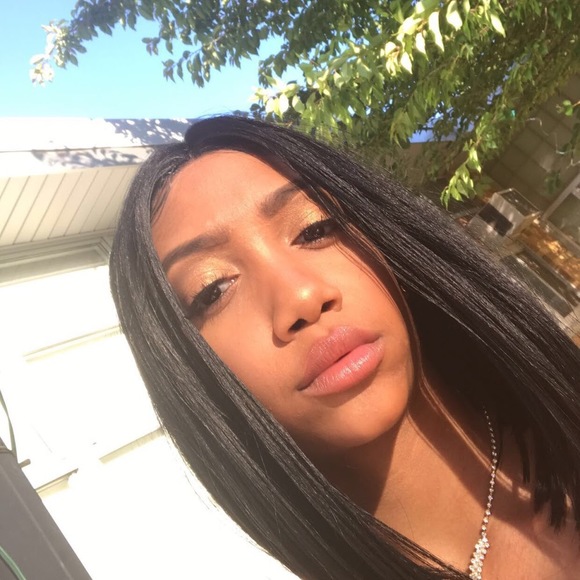 Profile Picture of Trinity Clacken (@trinityclacken) on Poshmark