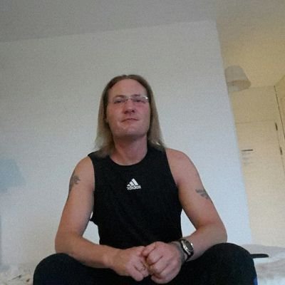 Profile Picture of Carl Farrell (@carlofazzo) on Twitter