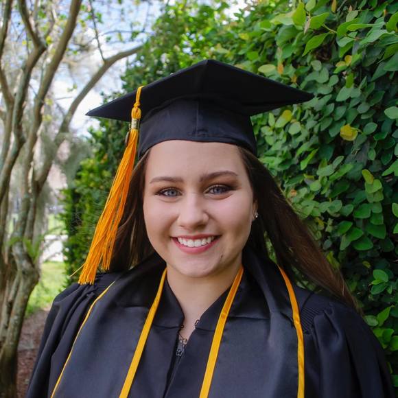 Profile Picture of Danielle Faketty (@daniellefaketty) on Poshmark