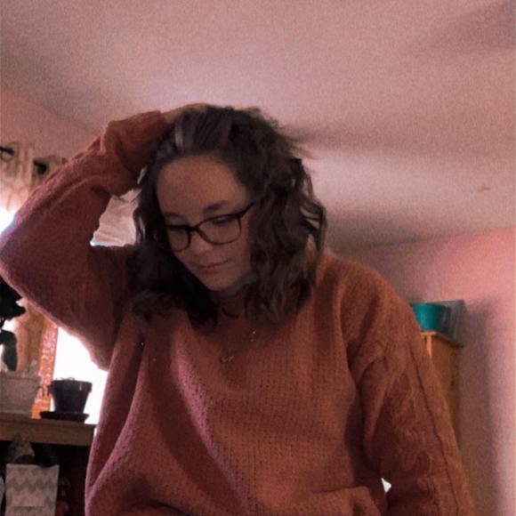 Profile Picture of Lizzy Pergande (@lizzypergande) on Poshmark