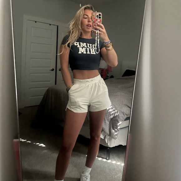 Profile Picture of Cassidy Marecki (@cassidy_marecki) on Poshmark