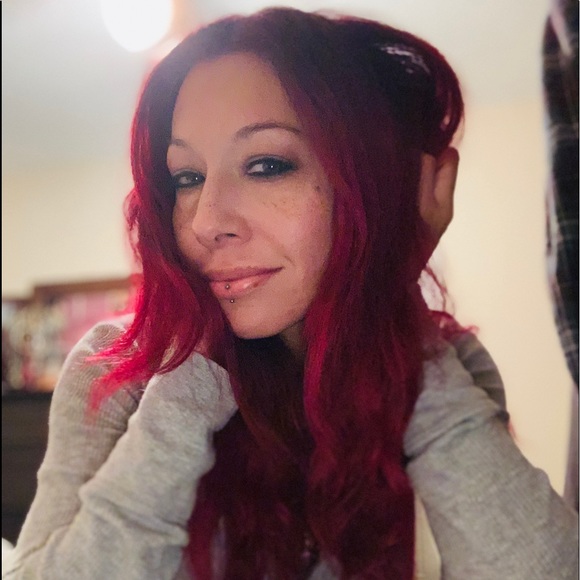 Profile Picture of Beatriz Tabarez (@bea78) on Poshmark