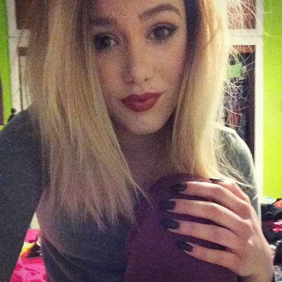 Profile Picture of Ally Heimerl (@aheimerl) on Poshmark