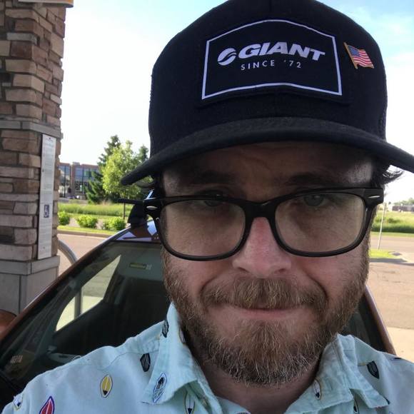 Profile Picture of Rob Stoliker (@robbyptown) on Poshmark