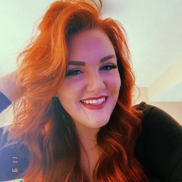 Profile Picture of Julea Buob (@julearb7) on Poshmark