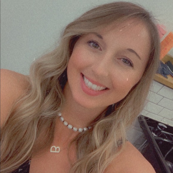 Profile Picture of Britt Mascorro (@brt13) on Poshmark